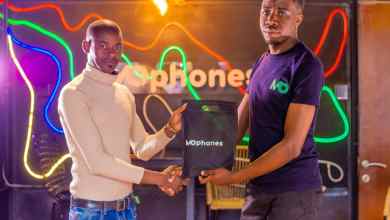 MoPhones offers affordable, high-quality renewed smartphones in Kenya, promoting sustainability through reducing e-waste and flexible payment options.